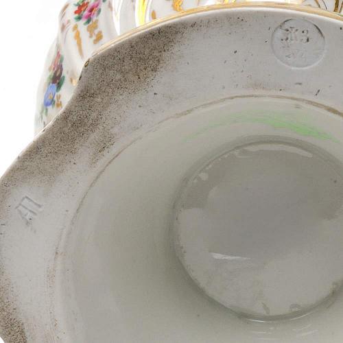 Ваза с рельефом "Листья".