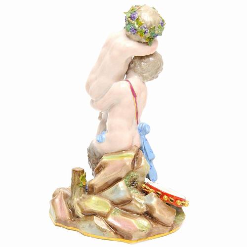 Скульптурная композиция "Сатир и Вакх".