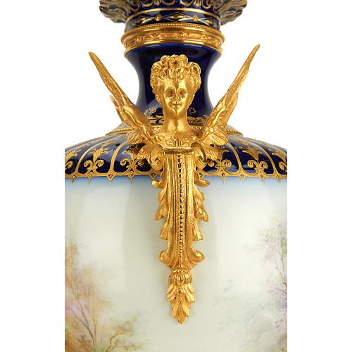 Парные вазы «Девушки и Амуры». Париж.