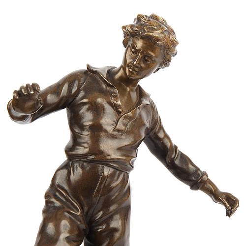 Скульптура кабинетная «Футболист».