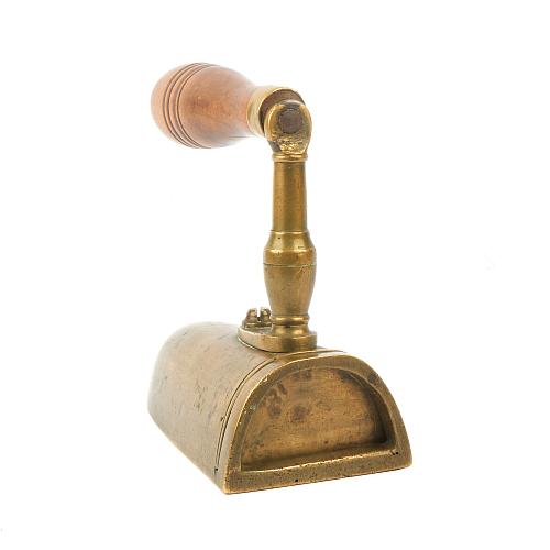 Утюг старинный