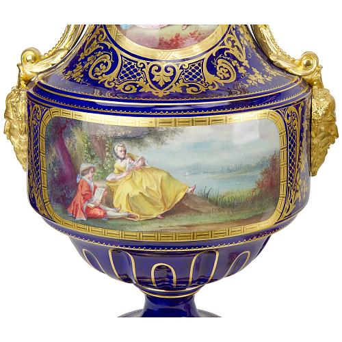 Каминный гарнитур из трех вазонов "Рокайль"