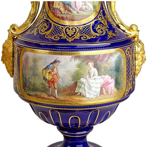 Каминный гарнитур из трех вазонов "Рокайль"