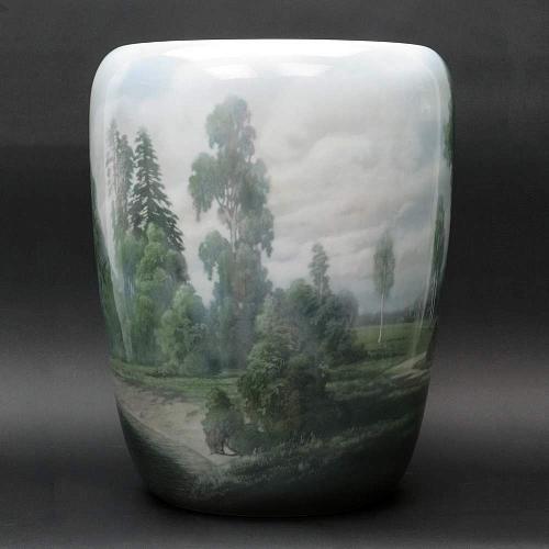 Ваза с изображением лесной речки с мостиком. (Цена по запросу)