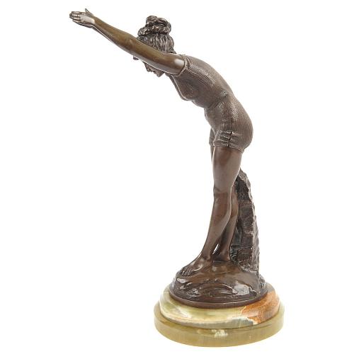 Скульптура «Купальщица»