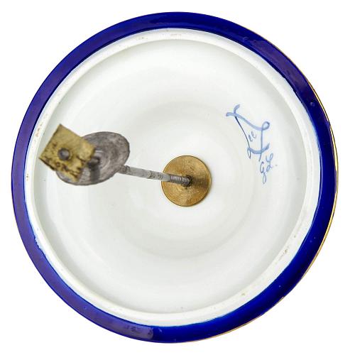 Каминный гарнитур из трех вазонов "Рокайль"