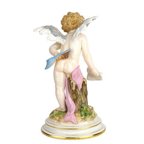 Скульптура амур с брачным контрактом. Мейссен.