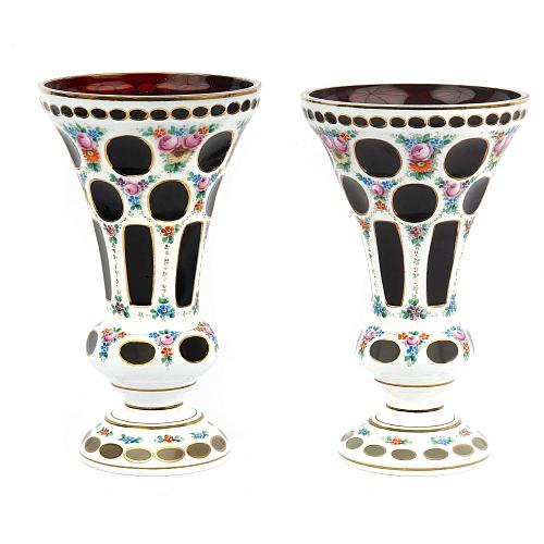 Парные декоративные вазы