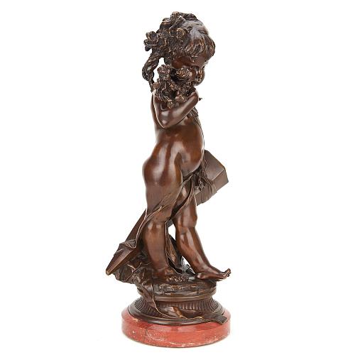 Скульптура "Девочка с корзинкой для цветов."