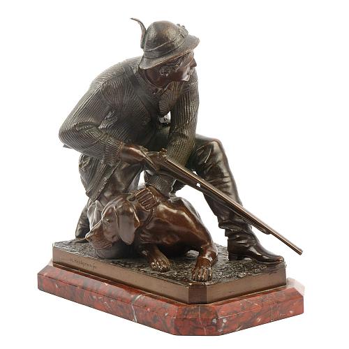 Скульптурная композиция «Охотник с собакой»