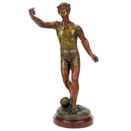 Скульптура "Футболист"