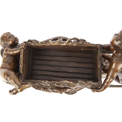 Кабинетная скульптура для деловых бумаг. Моро.