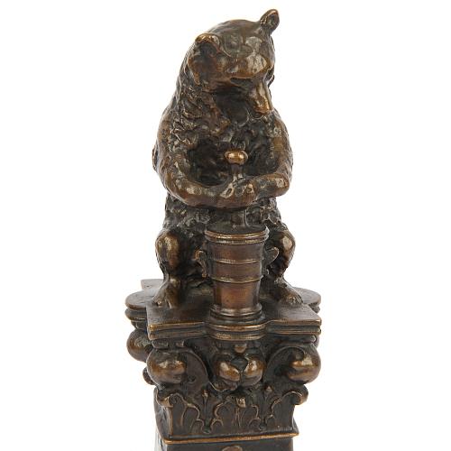 Скульптура «Медведь - пасечник». Бергман