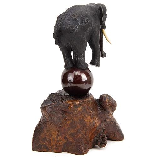 «Цирковой слон». Япония