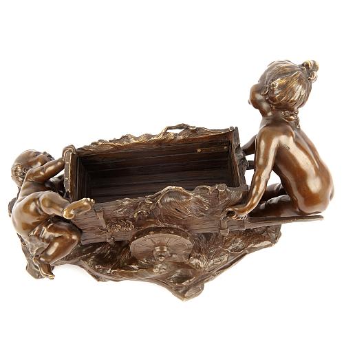 Кабинетная скульптура для деловых бумаг. Моро.