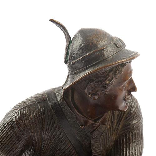 Скульптурная композиция «Охотник с собакой»