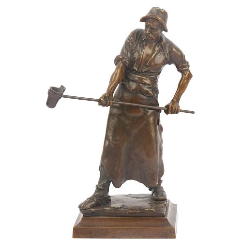 Статуэтка «Литейщик». Константин Холанд.