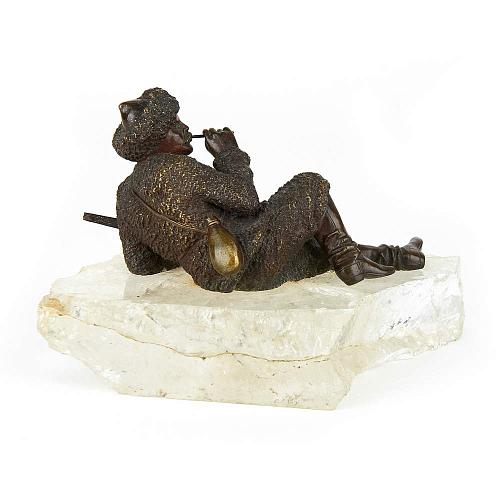 Пресс-папье "отдыхающий охотник"