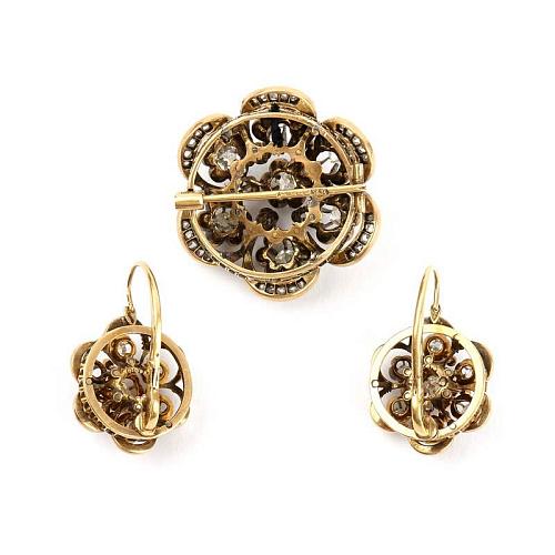 Серьги и брошь "Ажурные цветы"