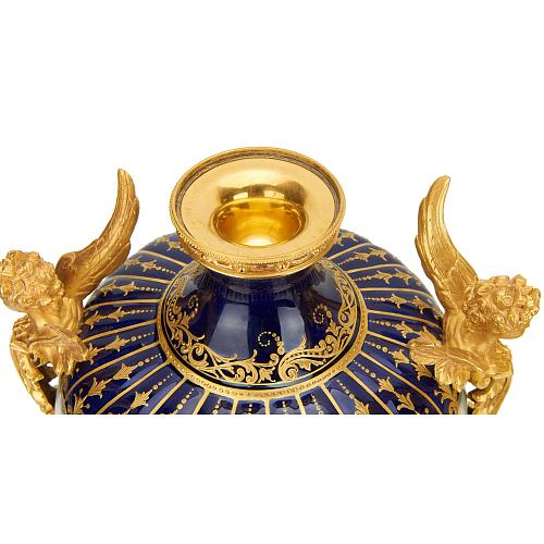 Парные вазы «Девушки и Амуры». Париж.