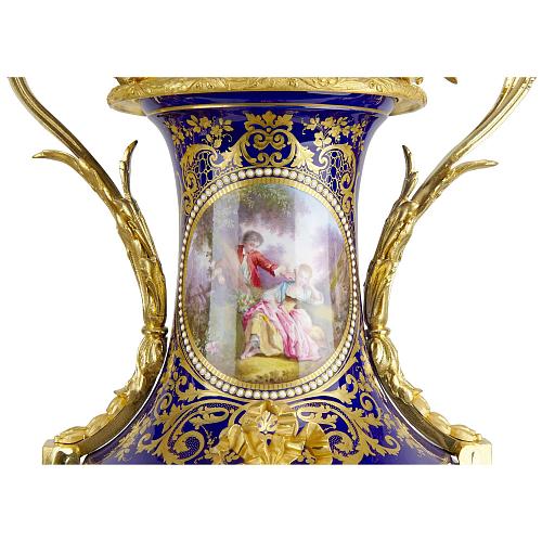 Каминный гарнитур из трех вазонов "Рокайль"