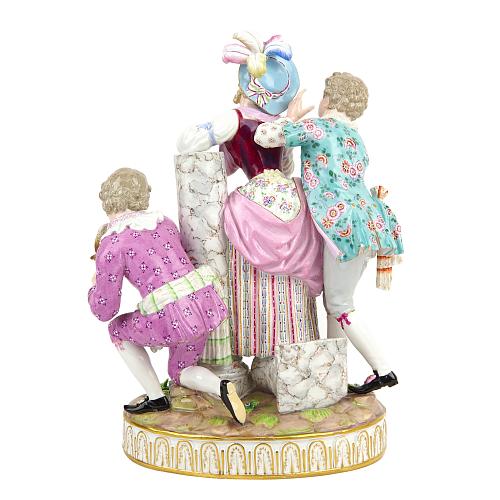 Скульптура с галантной сценой. Мейссен.