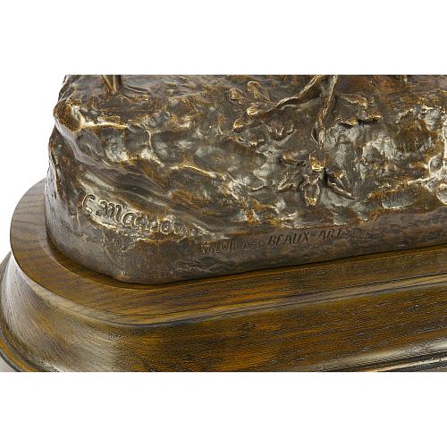 Скульптурная композиция «Схватка оленей» . Массон.