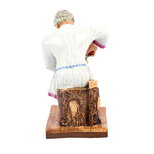 Скульптурная композиция "Крестьянин плетущий лапти"