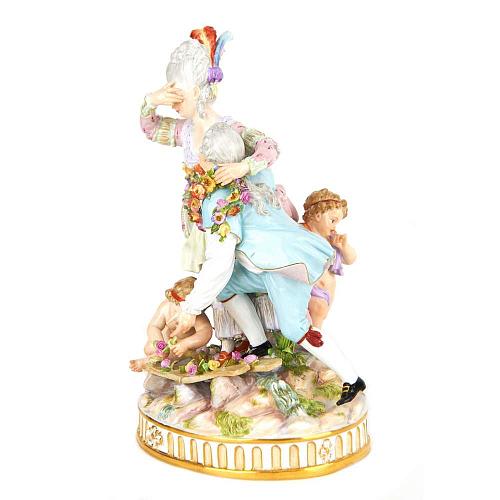 Скульптурная композиция "Потерянная невинность"