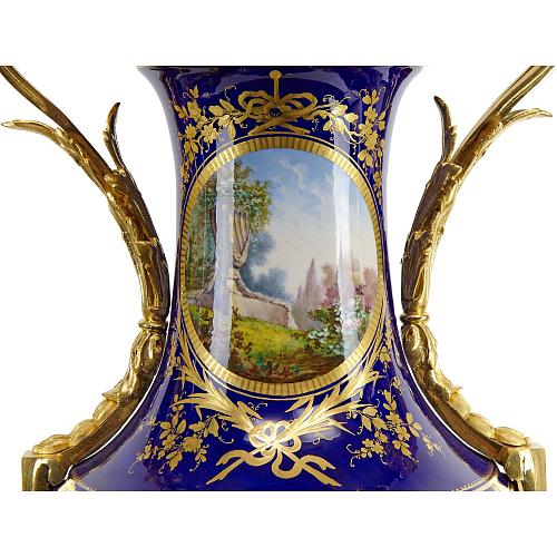 Каминный гарнитур из трех вазонов "Рокайль"