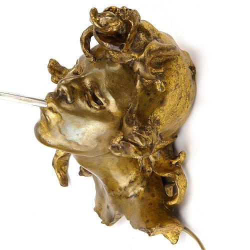 Бра с головкой девушки пускающей мыльный пузырь