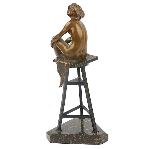 Скульптурная композиция "Натурщица"