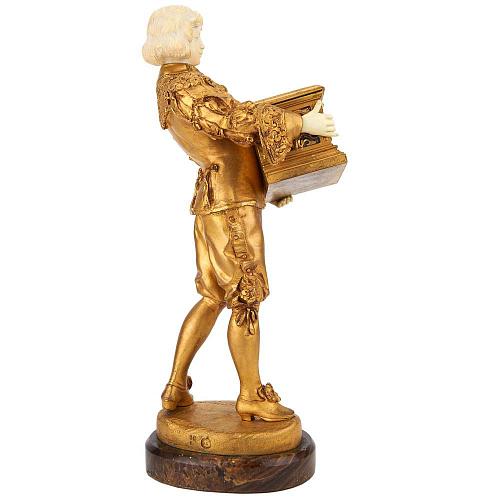 Статуэтка "Паж с ларцом для драгоценностей"
