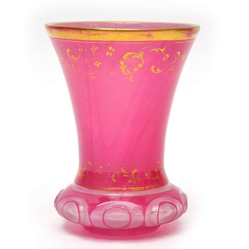 Вазочка трехслойного стекла.