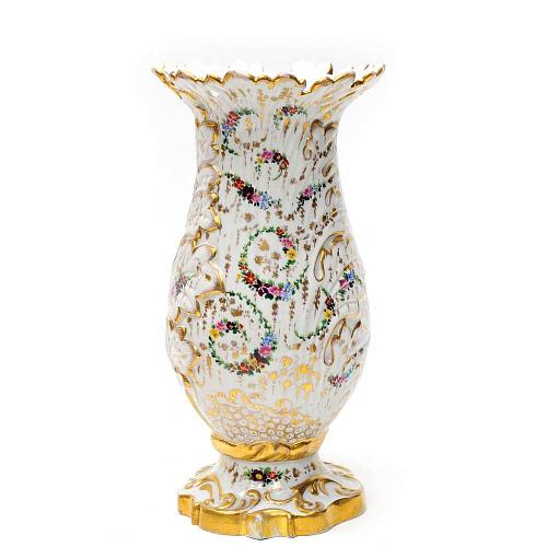 Ваза с рельефом "Листья"