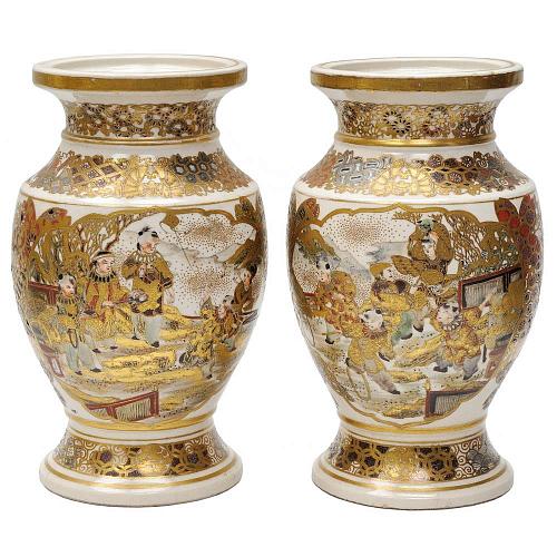 Декоративные парные вазы с жанровыми сценами "Играющие дети"