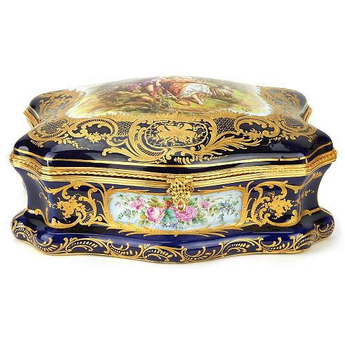 Шкатулка с пасторальной сценой