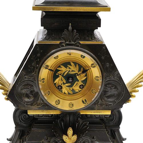 Каминный гарнитур с канделябрами на три свечи