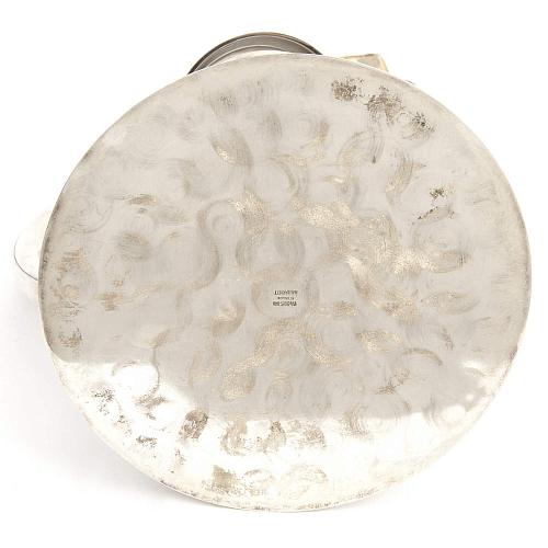 Серебряный кувшин с монетами.