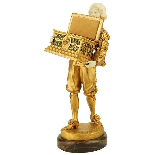 Статуэтка "Паж с ларцом для драгоценностей"