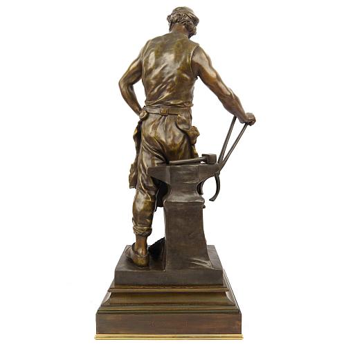 Скульптура «Аллегория труда». Пико.