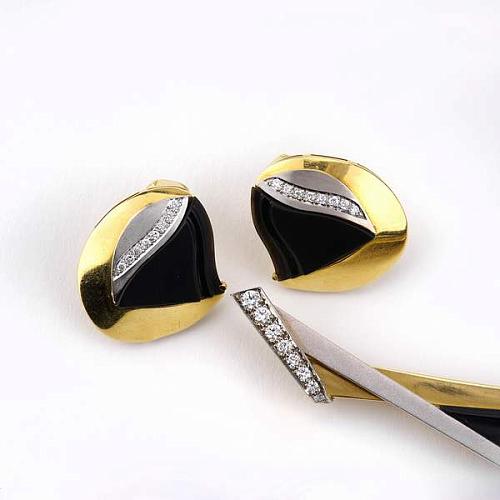 Комплект: серьги и брошь с бриллиантами и агатами