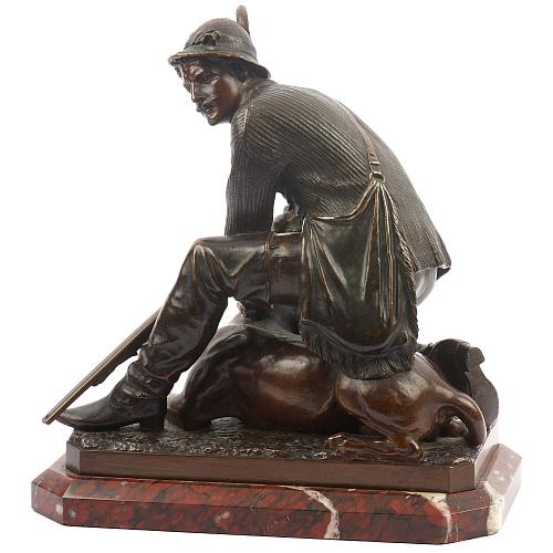 Скульптурная композиция «Охотник с собакой»