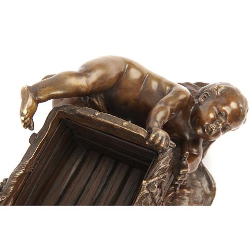 Кабинетная скульптура для деловых бумаг. Моро.