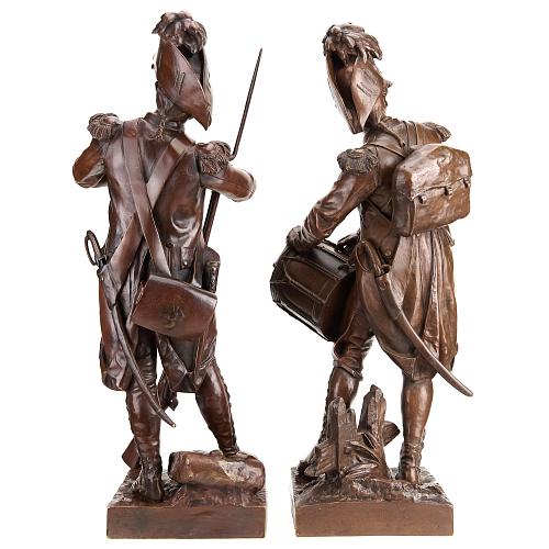 Парные скульптуры кабинетные «Перед битвой, волонтер 1792» и «После битвы, Гренадер 1792».