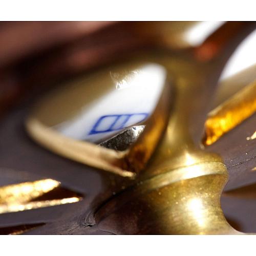 Ваза с живописным мифологическим сюжетом и женскими маскаронами на ручках