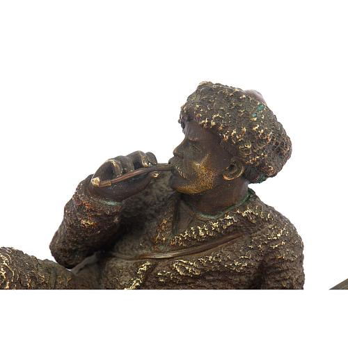 Пресс-папье "Отдыхающий охотник"