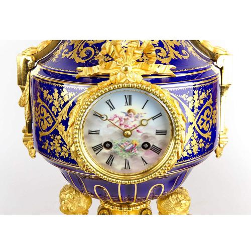 Каминный гарнитур из трех вазонов "Рокайль"