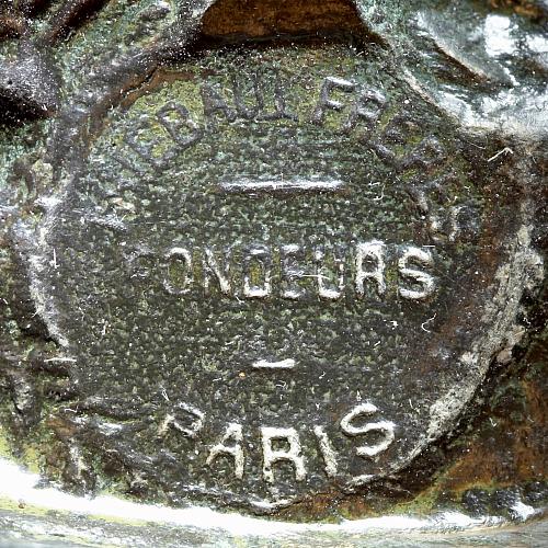 Скульптурная композиция «Лев с добычей». Фратен.