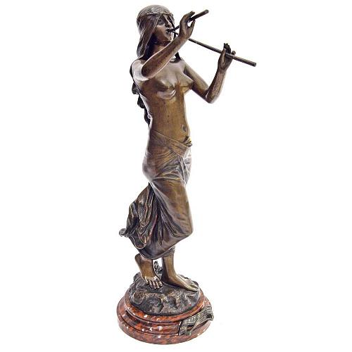 Скульптура "Лесная муза"